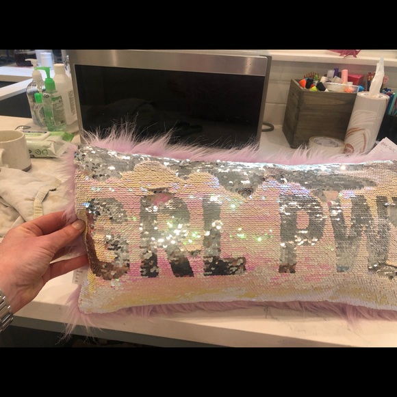 Pillows - Picture 5 of 5